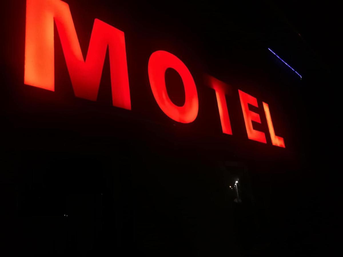 Panama Motel Székesfehérvár Eksteriør bilde